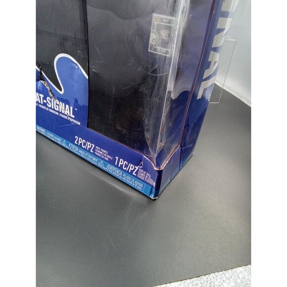 Funko Bitty Pop! Display Batman Bat-Signal Shelf W/ 2 Mini - Picture 6 of 6